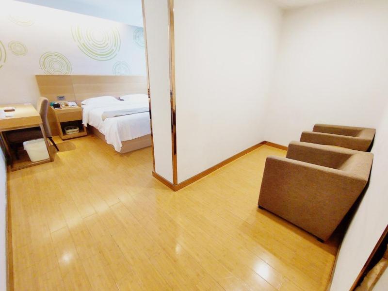 Greentree Inn Jiangxi Fuzhou Gandong Bridge Express Hotel Bagian luar foto
